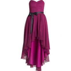 Swing Suknia balowa berry. Fioletowe sukienki damskie marki Swing, bez wzorów, z poliesteru, wizytowe, bez kołnierzyka, bez rękawów. Za 629,00 zł.