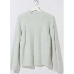 Pastelowy sweter - Turkusowy. Niebieskie swetry damskie Mohito, s, bez wzorów, bez rękawów, bez kaptura. W wyprzedaży za 29,99 zł.