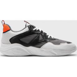 Kazar Studio - Buty. Białe sneakersy męskie Kazar Studio, z okrągłym noskiem, na sznurówki. Za 239,90 zł.