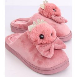 Kapcie damskie brudny róż DD112 PINK. Różowe kapcie damskie obuwie damskie, bez wzorów, z gumy, bez obcasa. Za 43,61 zł.