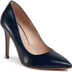 Szpilki SOLO FEMME - 34201-A8-K18/000-04-00 Granat. Niebieskie półbuty damskie Solo Femme, bez wzorów, ze skóry, bez obcasa, na szpilce, bez zapięcia. Za 339,00 zł.