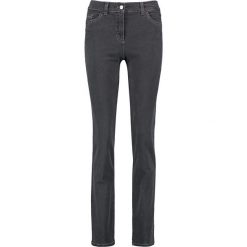 Dżinsy w kolorze szarym. Szare jeansy damskie relaxed fit marki Gerry Weber. W wyprzedaży za 151,95 zł.