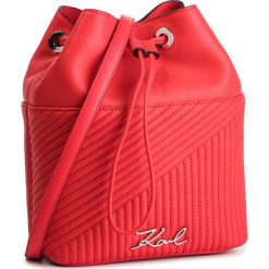Torebka KARL LAGERFELD - 91KW3065 Red Fire. Czerwone torebki klasyczne damskie KARL LAGERFELD, z aplikacjami, ze skóry, zdobione, bez dodatków. W wyprzedaży za 729,00 zł.