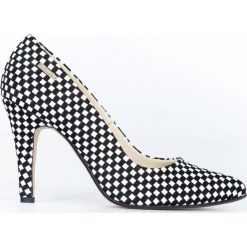 Szpilki - skóra naturalna - model 035 - kolor czarno-białe kwadraty. Czarne czółenka damskie Zapato, na imprezę, z nadrukiem, ze skóry, eleganckie, z kwadratowym noskiem, na wysokim obcasie, na obcasie, bez zapięcia. W wyprzedaży za 191,40 zł.