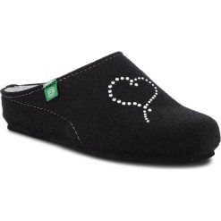 Kapcie DR. BRINKMANN - 330150 Schwarz 1. Czarne klapki damskie Dr. Brinkmann, bez wzorów, z wełny, bez obcasa. Za 129,00 zł.