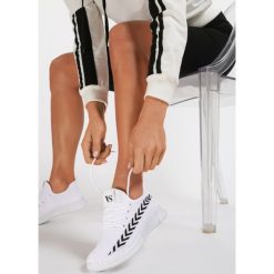 Białe Buty Sportowe Strido. Białe buty sportowe damskie Renee, bez wzorów, sportowe. W wyprzedaży za 49,99 zł.
