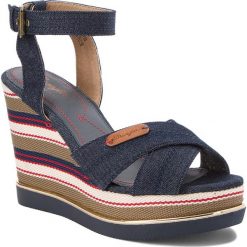 Sandały WRANGLER - Sunshine Kelly Cross WL181700 Navy 16. Niebieskie klapki damskie Wrangler, z materiału. W wyprzedaży za 189,00 zł.