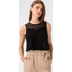 Vero Moda Boca Top Czarny. Czarne podkoszulki damskie Vero Moda, m, w koronkowe wzory, z wiskozy, bez kołnierzyka, bez rękawów. Za 97,95 zł.