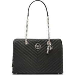 Guess Blaekly Large Torebka Czarny. Czarne torebki klasyczne damskie Guess, w paski, z materiału, bez dodatków. Za 610,95 zł.