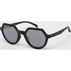 Adidas Originals - Okulary AOR018. Czarne okulary przeciwsłoneczne damskie adidas Originals, okrągłe. W wyprzedaży za 129,90 zł.
