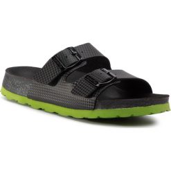 Klapki SUPERFIT - 1-000119-0100 D Schwarz. Czarne sandały chłopięce Superfit, ze skóry ekologicznej, bez zapięcia. Za 179,00 zł.