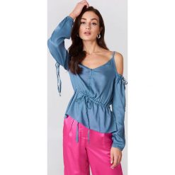 NA-KD Boho Top z odkrytymi ramionami - Blue. Niebieskie topy damskie NA-KD Boho, bez wzorów, bez kołnierzyka. W wyprzedaży za 22,17 zł.