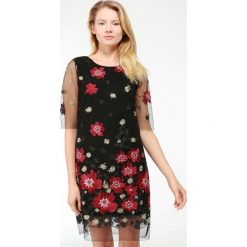 Sukienka - 46-2980 NERO. Czarne sukienki damskie Unisono, s, bez wzorów, z elastanu, bez kołnierzyka, z krótkim rękawem, krótkie, mini. Za 79,00 zł.