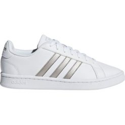 Buty damskie adidas Grand Court F36485. Białe buty sportowe damskie Adidas, w paski, ze skóry, klasyczne. Za 223,00 zł.