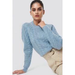Samsoe & Samsoe Sweter Carola O-N - Blue. Niebieskie swetry klasyczne damskie Samsøe & Samsøe, z dzianiny, z okrągłym kołnierzem. Za 647,95 zł.