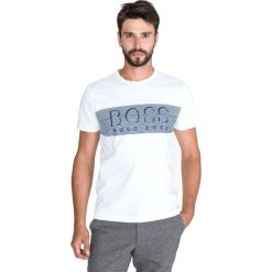 Hugo Boss Koszulka Biały. Białe podkoszulki męskie HUGO BOSS, l, z nadrukiem, z bawełny, z krótkim rękawem. Za 266,95 zł.