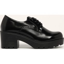 Answear - Półbuty CHC - Shoes. Czarne mokasyny damskie ANSWEAR, z gumy, na obcasie. W wyprzedaży za 79,90 zł.