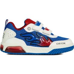 Sneakersy "Inek" w kolorze niebiesko-białym. Niebieskie trampki chłopięce geox kids, z aplikacjami, z gumy, bez zapięcia. W wyprzedaży za 139,95 zł.