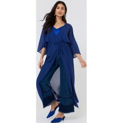NA-KD Boho Sukienka-płaszcz z szyfonu - Blue. Niebieskie sukienki boho marki NA-KD Boho, z szyfonu. Za 161,95 zł.