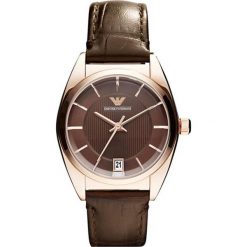 Zegarek "AR0378" w kolorze brązowym. Analogowe zegarki męskie marki Festina & Hugo Boss, ze stali. W wyprzedaży za 619,95 zł.