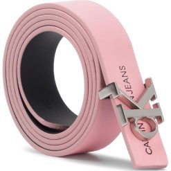 Pasek Damski CALVIN KLEIN JEANS - J Skinny Rev Monogram 2,4 Cm K60K606262 TEY. Różowe paski damskie Calvin Klein Jeans, w paski, z jeansu. Za 269,00 zł.