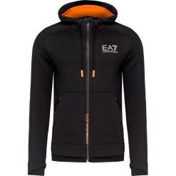 Bluza EA7 EMPORIO ARMANI. Czarne bluzy męskie EA7 Emporio Armani, bez wzorów, z dresówki, z kapturem, bez rękawów, z kapturem. W wyprzedaży za 441,00 zł.