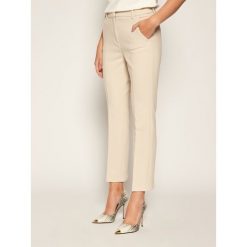 Spodnie materiałowe Weekend Max Mara Leone 51360409. Brązowe spodnie damskie Weekend Max Mara, bez wzorów, z tkaniny. Za 749,00 zł.