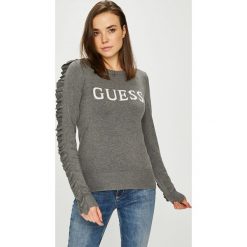 Guess Jeans - Sweter. Szare swetry klasyczne damskie marki Guess Jeans, s, z aplikacjami, z wiskozy, z okrągłym kołnierzem. W wyprzedaży za 229,90 zł.