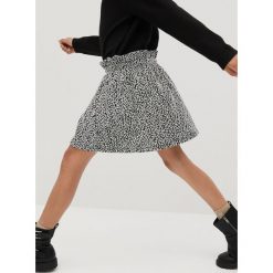 Mango Kids - Spódnica dziecięca Manchaf 116-164 cm. Białe spódniczki dziewczęce Mango Kids, bez wzorów, z elastanu, mini, rozkloszowane. Za 79,99 zł.