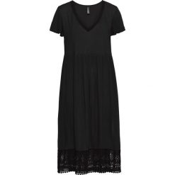 Sukienka midi z koronką bonprix czarny. Czarne sukienki damskie bonprix, w koronkowe wzory, z koronki, z dekoltem w serek, bez rękawów, midi. Za 149,99 zł.