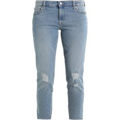 Boyfriendy damskie: GAP GIRLFRIEND DESTRUCTED Jeansy Straight Leg medium indigo