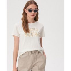 T-shirt z haftowanym napisem - Kremowy. Białe t-shirty damskie Sinsay, s, z haftami, bez kołnierzyka. Za 19,99 zł.