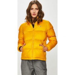 Tommy Jeans - Kurtka. Pomarańczowe bomberki damskie Tommy Jeans, l, z jeansu. Za 799,90 zł.