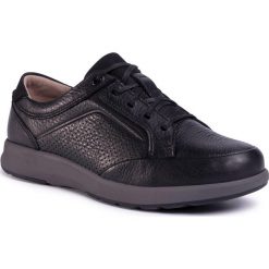 Półbuty CLARKS - Un Trail Form 261466417 Black. Czarne półbuty męskie Clarks, na co dzień, bez wzorów, ze skóry ekologicznej, bez zapięcia. W wyprzedaży za 389,00 zł.