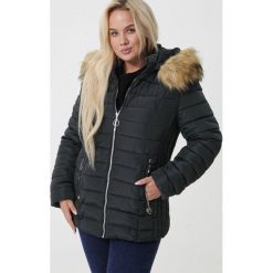 Ciemnozielona Kurtka Maidstone. Zielone kurtki damskie Born2be, na zimę, xl, bez wzorów, długie, bez kaptura. Za 279,99 zł.
