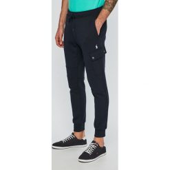 Polo Ralph Lauren - Spodnie. Niebieskie spodnie męskie Polo Ralph Lauren, na co dzień, xl, bez wzorów, z elastanu, casualowe. W wyprzedaży za 359,90 zł.