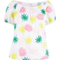 Shirt "carmen" z nadrukiem bonprix biały - liście. Białe koszulki damskie bonprix, z nadrukiem, bez kołnierzyka. Za 34,99 zł.