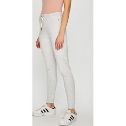 Tommy Hilfiger - Spodnie. Szare spodnie damskie TOMMY HILFIGER, s, z bawełny. W wyprzedaży za 219,90 zł.