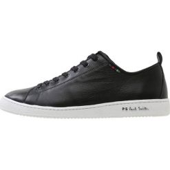 PS by Paul Smith MIYATA Sneakersy niskie black. Czarne sneakersy męskie marki PS by Paul Smith, bez wzorów, ze skóry, bez zapięcia. Za 839,00 zł.