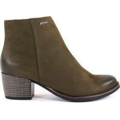 BOTKI DAMSKIE ACO 3329 ZIE. Botki damskie ACORD, ze skóry, bez obcasa, bez zapięcia. Za 229,00 zł.