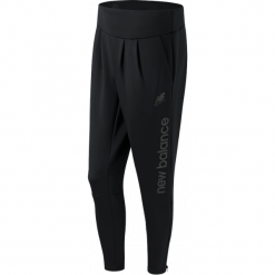 Spodnie dresowe damskie: New Balance WP61512BK