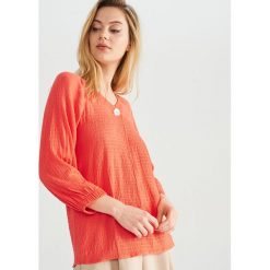 Bluzka z wiskozy - Pomarańczo. Szare bluzki damskie marki Reserved, bez wzorów, z wiskozy, bez kołnierzyka, bez rękawów. Za 99,99 zł.
