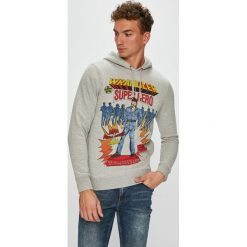 Wrangler - Bluza. Szare bluzy męskie Wrangler, m, z nadrukiem, z bawełny, z kapturem, bez rękawów, z kapturem. W wyprzedaży za 139,90 zł.