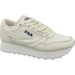 Fila Orbit Zeppa Low Wmn 1010311-00Y. Białe buty sportowe damskie Fila, bez wzorów, ze skóry, sportowe. W wyprzedaży za 239,99 zł.