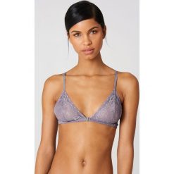 Biustonosze bardotka: NA-KD Lingerie Koronkowy biustonosz z zapinką z przodu – Purple