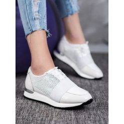 Buty sportowe z krysztaŁkami. Buty sportowe damskie SHELOVET, bez wzorów, ze skóry ekologicznej, sportowe. Za 59,00 zł.