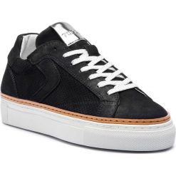 Sneakersy TOGOSHI - TG-05-02-000030 407. Czarne półbuty damskie marki Togoshi, na co dzień, bez wzorów, z zamszu, bez obcasa, na płaskiej podeszwie, bez zapięcia. Za 479,00 zł.