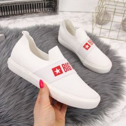 Tenisówki niskie tekstylne slip on białe Big Star FF274219. Białe trampki i tenisówki damskie BIG STAR, bez wzorów, bez zapięcia. Za 109,99 zł.