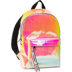 Plecak TOMMY JEANS - Tjw Logo Tape Mini Backpack Pu AW0AW08258 SAQ. Różowe plecaki damskie Tommy Jeans, bez wzorów, z jeansu. Za 399,00 zł.