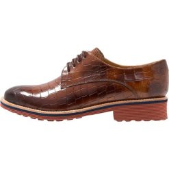 Melvin & Hamilton AMELIE Oksfordki wood. Brązowe półbuty damskie marki Melvin & Hamilton, bez obcasa, na sznurówki. Za 669,00 zł.